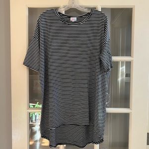 LuLaRoe Irma top EUC